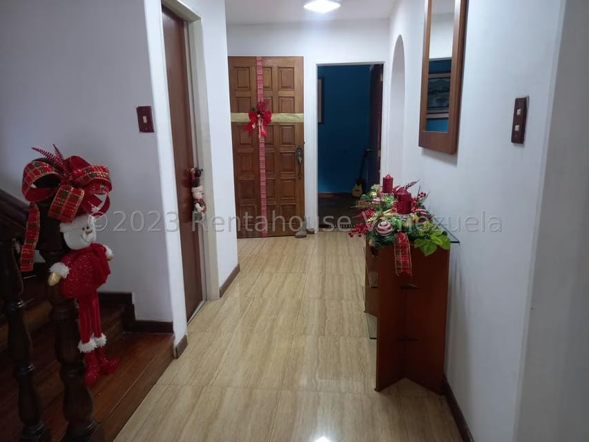 Casa (Duplex) en Venta en Lomas de Prados del Este, Distrito Metropolitano - 6