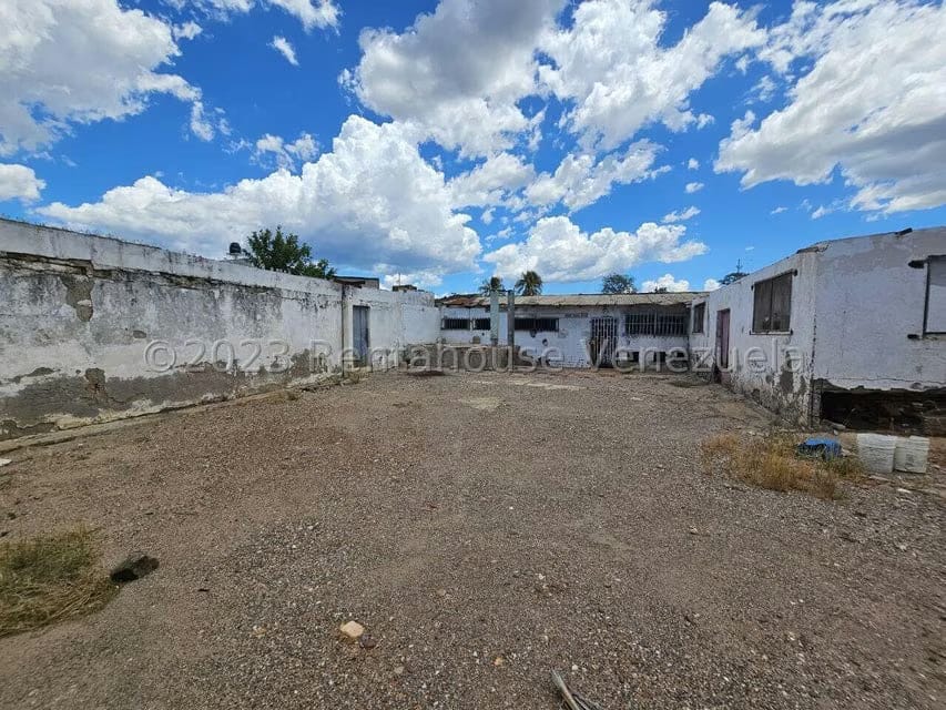 Comercial (Estacionamiento) en Venta en Municipio Torres, Lara - 2