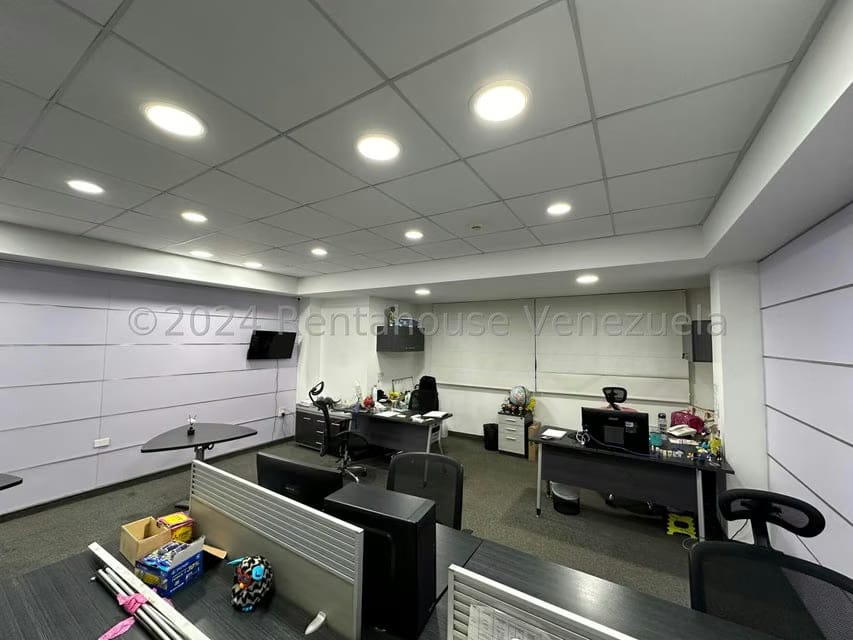 Comercial (Edificio) en Venta en Zona Centro, Aragua - 16
