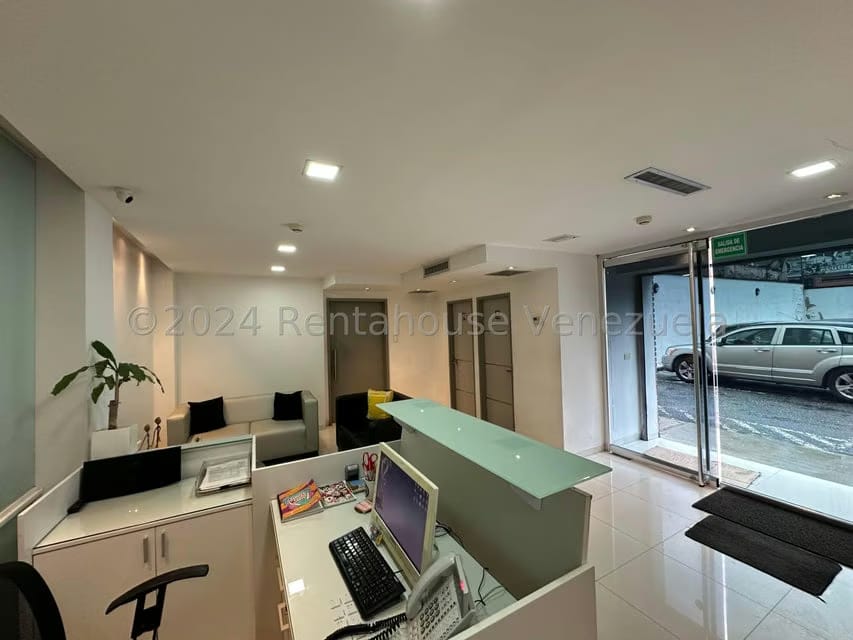 Comercial (Edificio) en Venta en Zona Centro, Aragua - 3