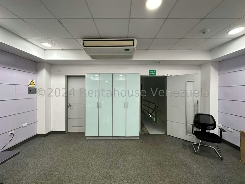 Comercial (Edificio) en Venta en Zona Centro, Aragua - 24