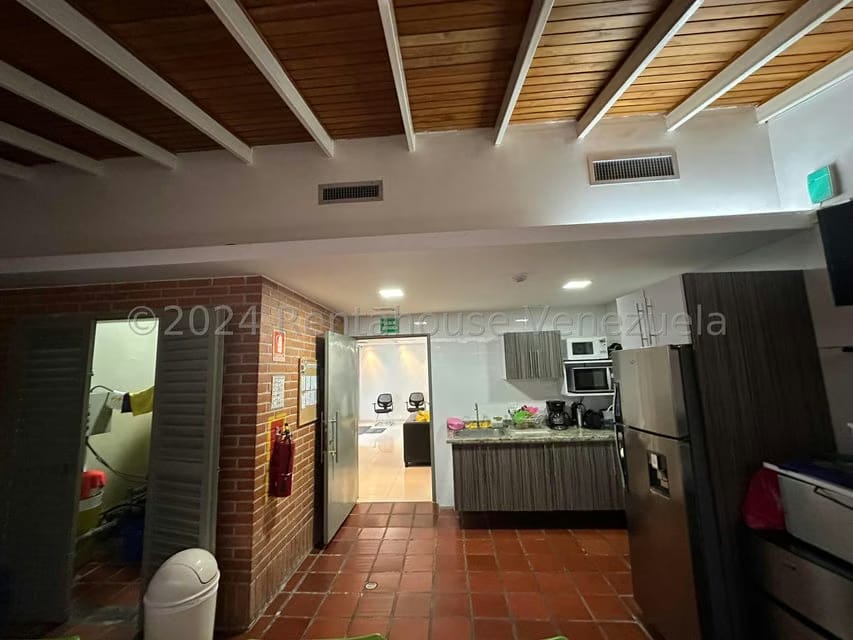 Comercial (Edificio) en Venta en Zona Centro, Aragua - 28