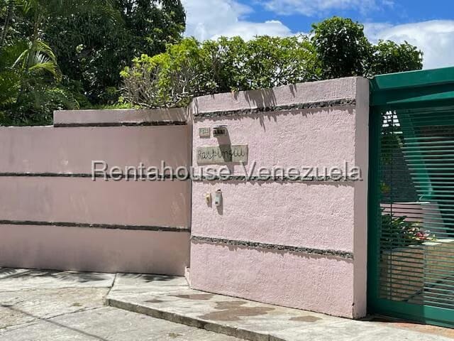 Townhouse (Multiples Niveles) en Venta en Karimao Country, Distrito Metropolitano - 3