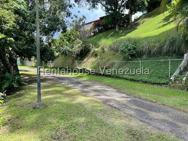 Townhouse (Multiples Niveles) en Venta en Karimao Country, Distrito Metropolitano - 60
