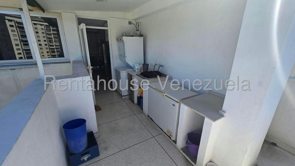 Apartamento (Duplex) en Venta en Colinas de Bello Monte, Distrito Metropolitano - 16