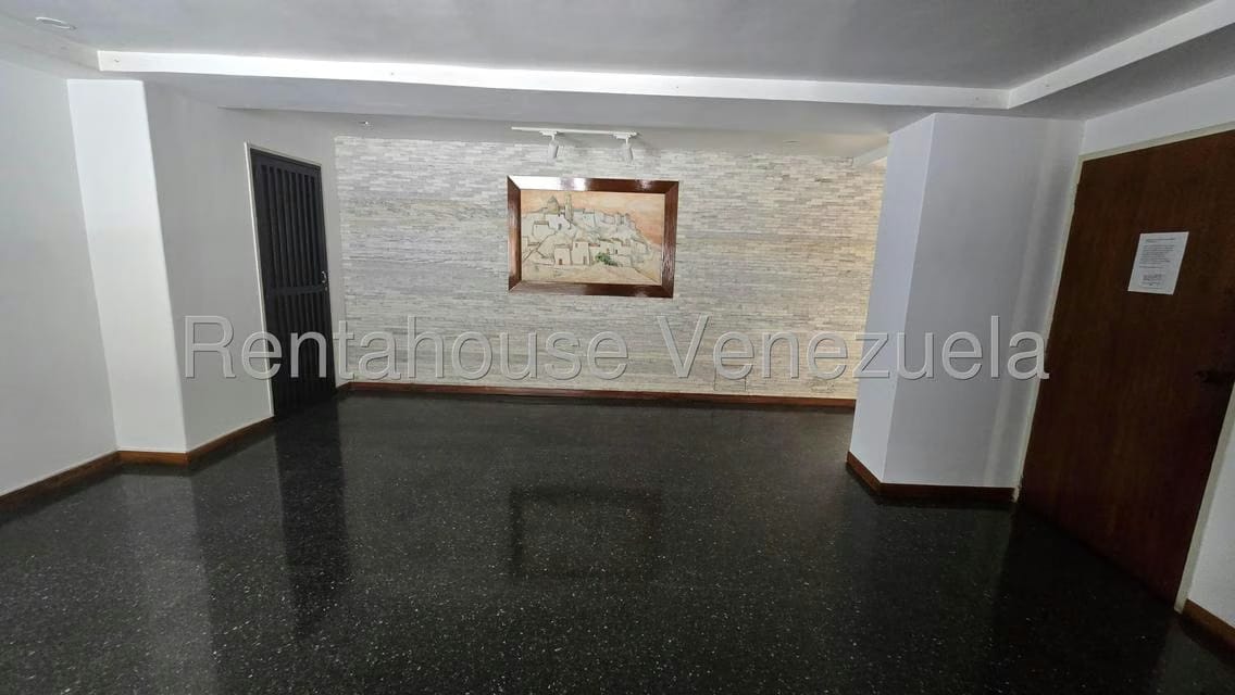 Apartamento (Duplex) en Venta en Colinas de Bello Monte, Distrito Metropolitano - 3