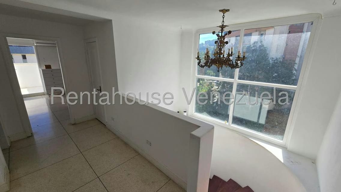 Apartamento (Duplex) en Venta en Colinas de Bello Monte, Distrito Metropolitano - 23