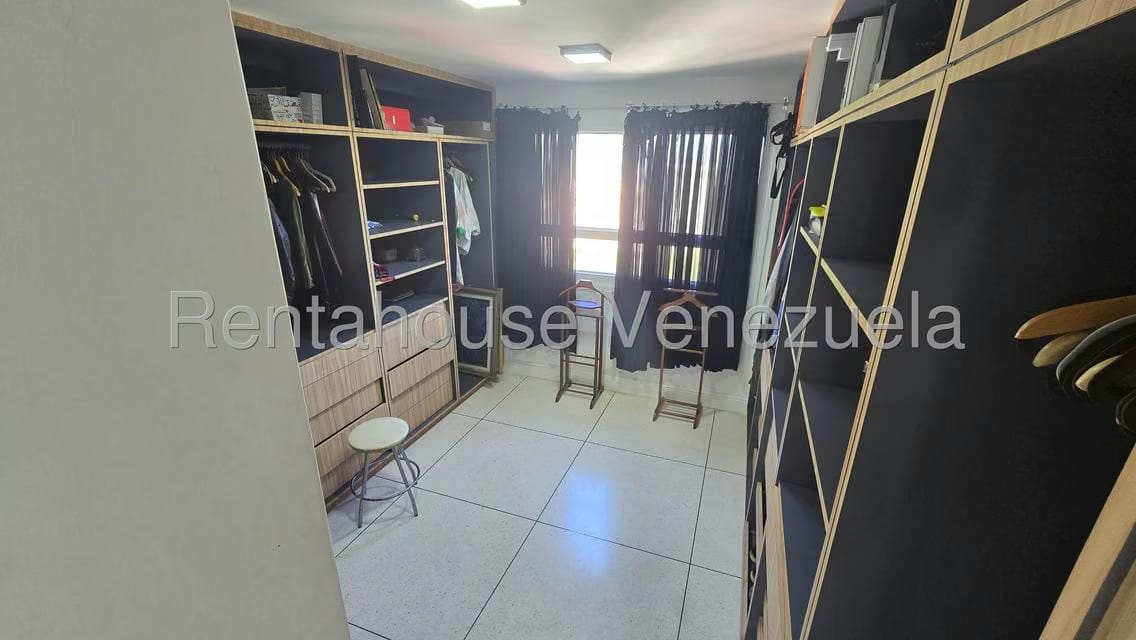 Apartamento (Duplex) en Venta en Colinas de Bello Monte, Distrito Metropolitano - 33