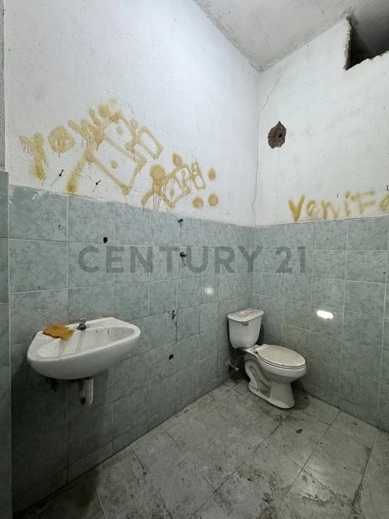 Local Comercial en PLC en Alquiler - 4