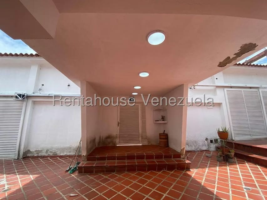 Casa (Multipes Niveles) en Venta en Tusmare, Distrito Metropolitano - 2