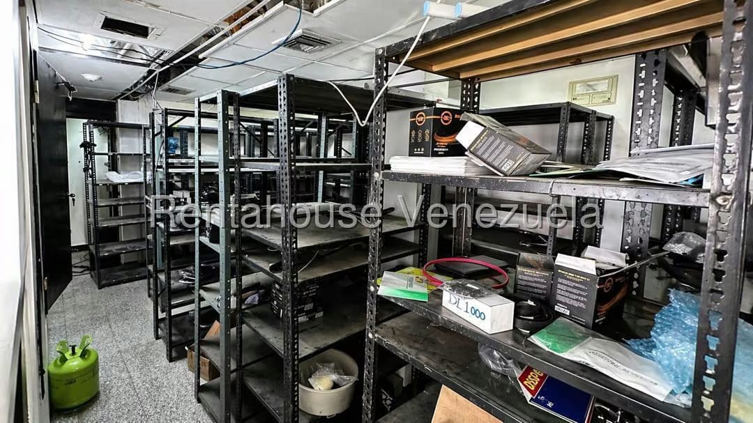 Comercial (Local Comercial) en Venta en Cumbres de Curumo, Distrito Metropolitano - 6