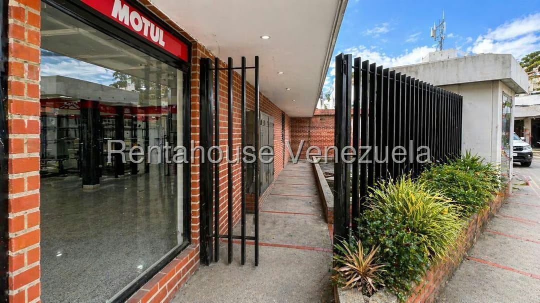 Comercial (Local Comercial) en Venta en Cumbres de Curumo, Distrito Metropolitano - 10