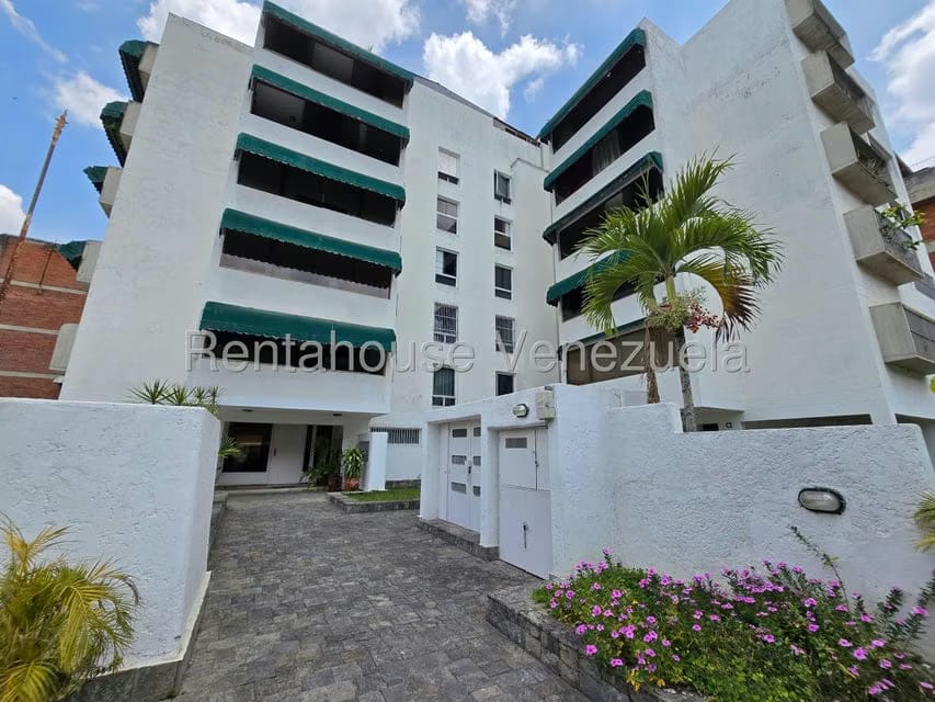 Apartamento (1 Nivel) en Venta en Cumbres de Curumo, Distrito Metropolitano - 2