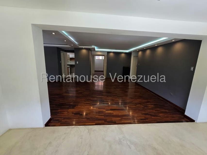 Apartamento (1 Nivel) en Venta en Cumbres de Curumo, Distrito Metropolitano - 13