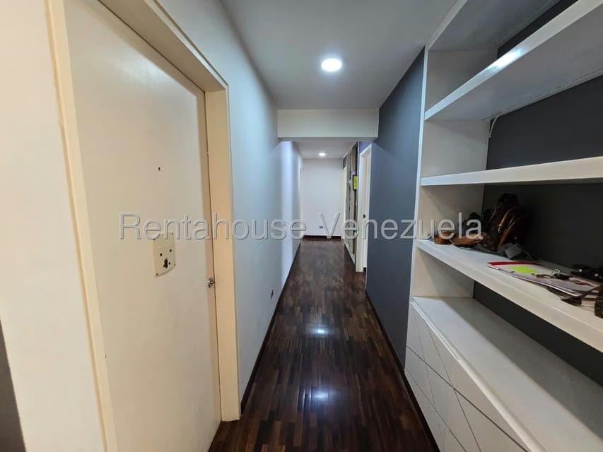 Apartamento (1 Nivel) en Venta en Cumbres de Curumo, Distrito Metropolitano - 20