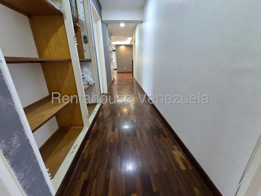 Apartamento (1 Nivel) en Venta en Cumbres de Curumo, Distrito Metropolitano - 22