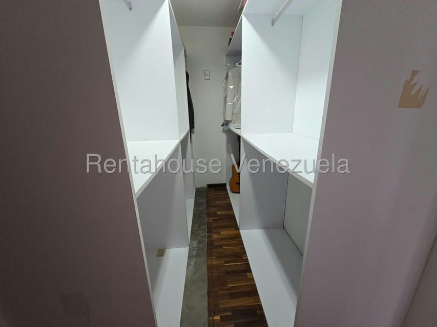 Apartamento (1 Nivel) en Venta en Cumbres de Curumo, Distrito Metropolitano - 25
