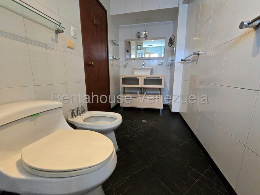 Apartamento (1 Nivel) en Venta en Cumbres de Curumo, Distrito Metropolitano - 27