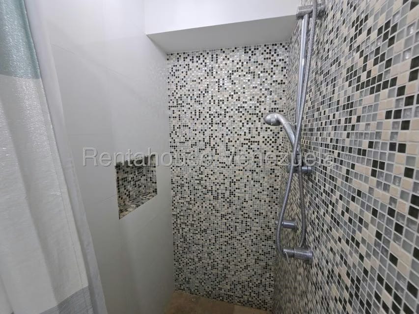 Apartamento (1 Nivel) en Venta en Cumbres de Curumo, Distrito Metropolitano - 30
