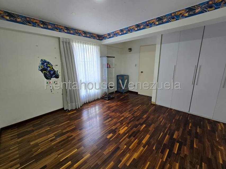 Apartamento (1 Nivel) en Venta en Cumbres de Curumo, Distrito Metropolitano - 32