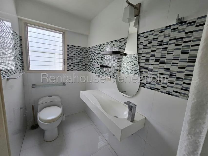 Apartamento (1 Nivel) en Venta en Cumbres de Curumo, Distrito Metropolitano - 34