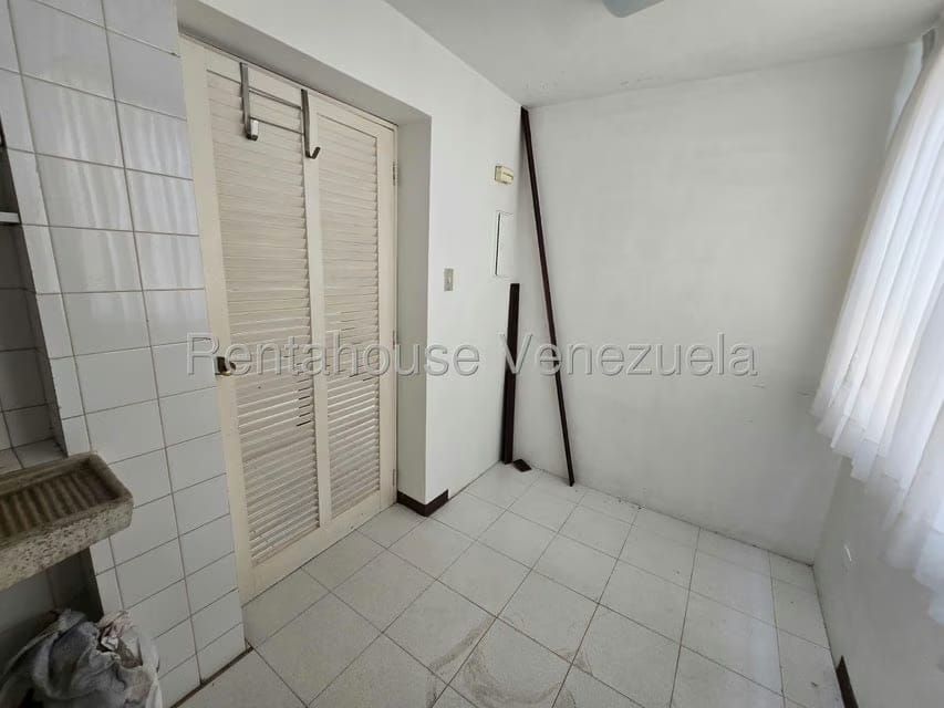 Apartamento (1 Nivel) en Venta en Cumbres de Curumo, Distrito Metropolitano - 44