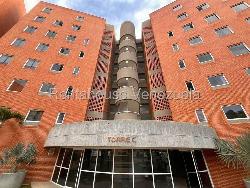 Apartamento (Duplex) en Venta en El Cigarral, Distrito Metropolitano - 2