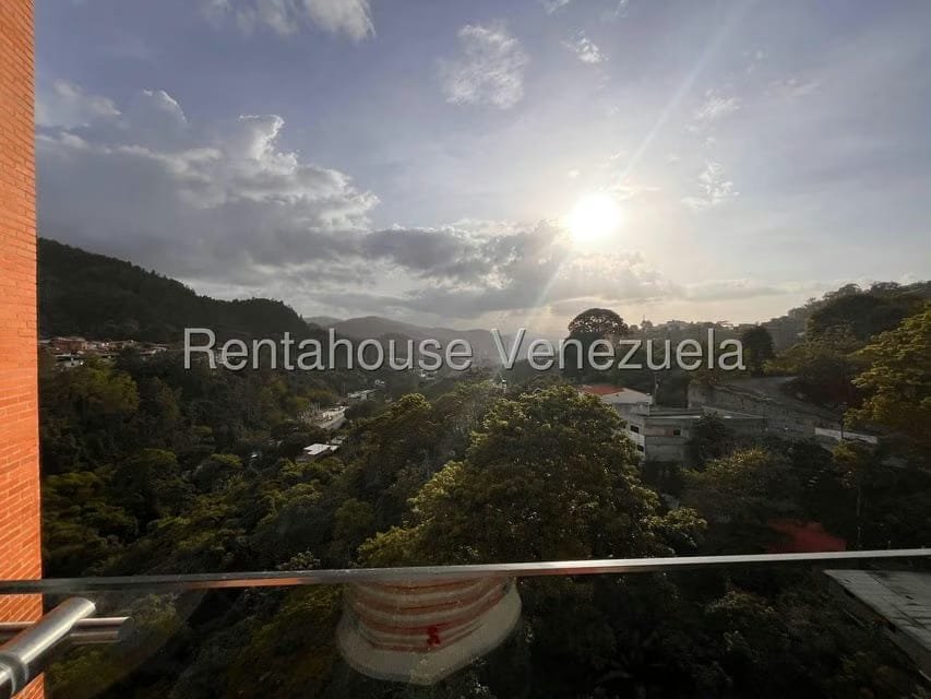 Apartamento (Duplex) en Venta en El Cigarral, Distrito Metropolitano - 17