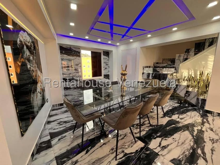 Apartamento (Duplex) en Venta en El Cigarral, Distrito Metropolitano - 31