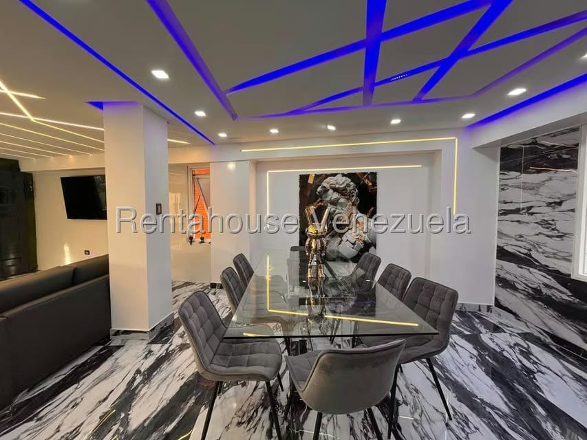 Apartamento (Duplex) en Venta en El Cigarral, Distrito Metropolitano - 32