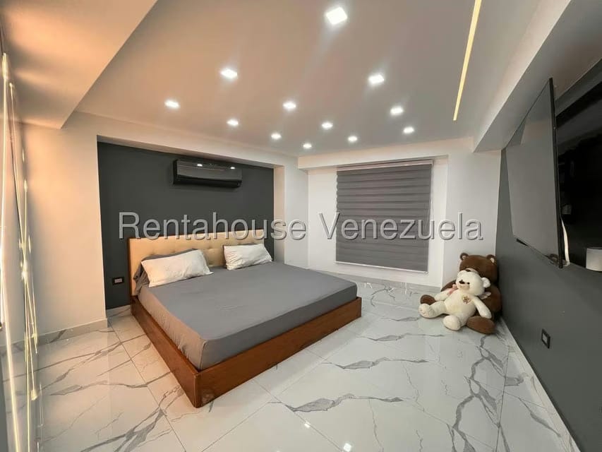 Apartamento (Duplex) en Venta en El Cigarral, Distrito Metropolitano - 40