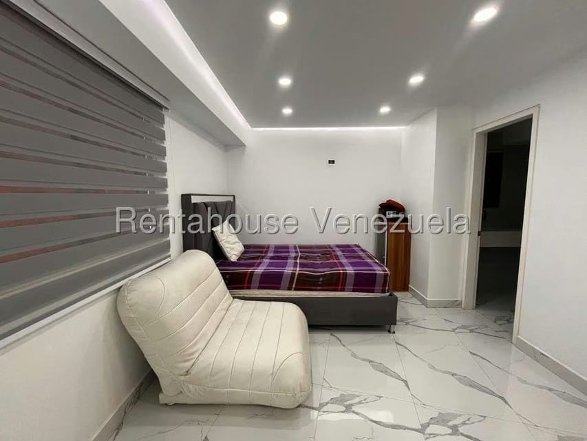 Apartamento (Duplex) en Venta en El Cigarral, Distrito Metropolitano - 54