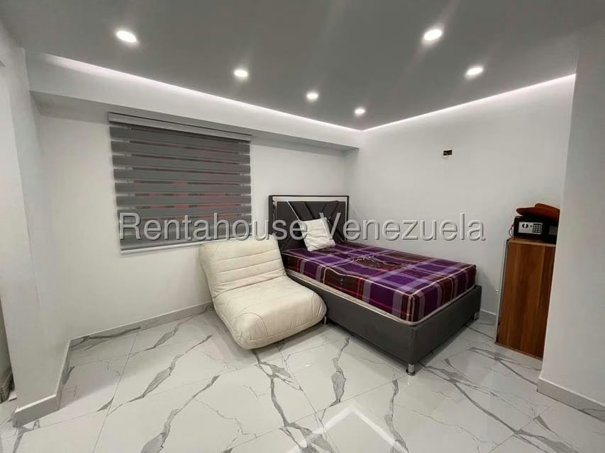 Apartamento (Duplex) en Venta en El Cigarral, Distrito Metropolitano - 55