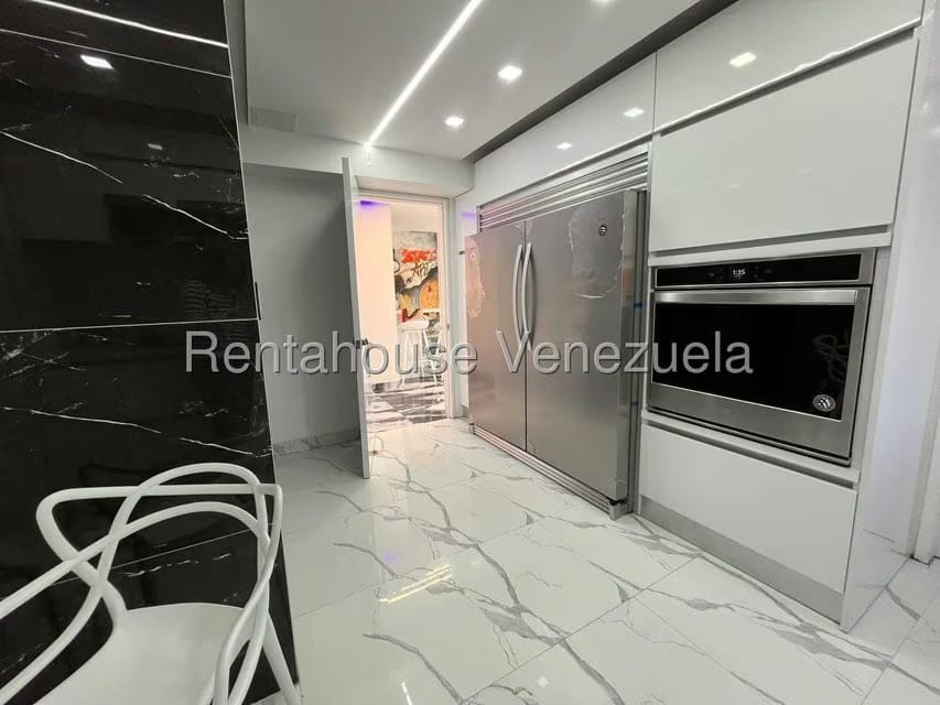 Apartamento (Duplex) en Venta en El Cigarral, Distrito Metropolitano - 61