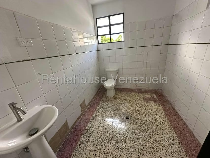 Comercial (Local Comercial) en Alquiler en Santa Monica, Distrito Metropolitano - 16