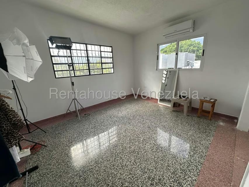 Comercial (Local Comercial) en Alquiler en Santa Monica, Distrito Metropolitano - 17