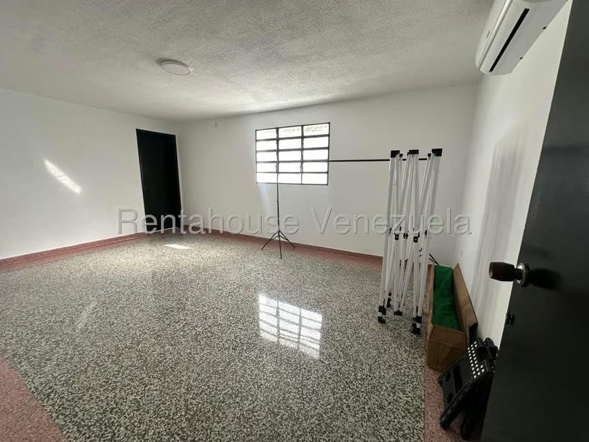Comercial (Local Comercial) en Alquiler en Santa Monica, Distrito Metropolitano - 19