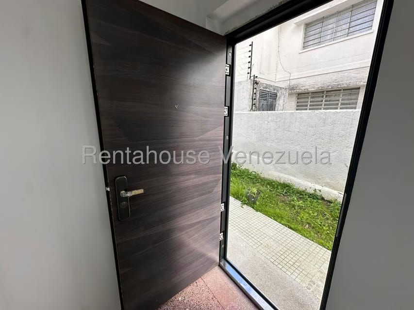 Comercial (Local Comercial) en Alquiler en Santa Monica, Distrito Metropolitano - 30