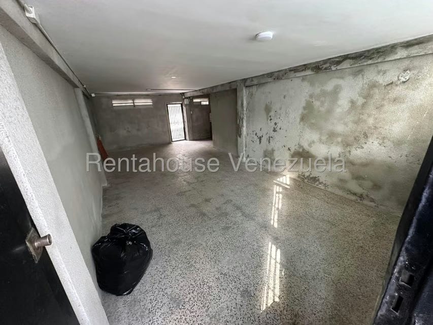 Comercial (Local Comercial) en Alquiler en Santa Monica, Distrito Metropolitano - 36