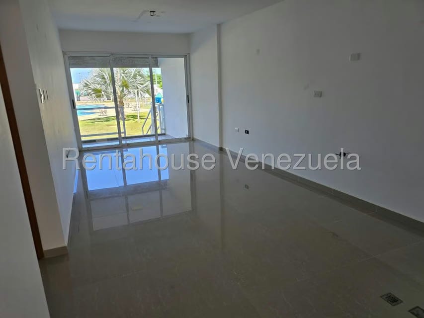 Apartamento (1 Nivel) en Venta en Agua Sal, Miranda - 2