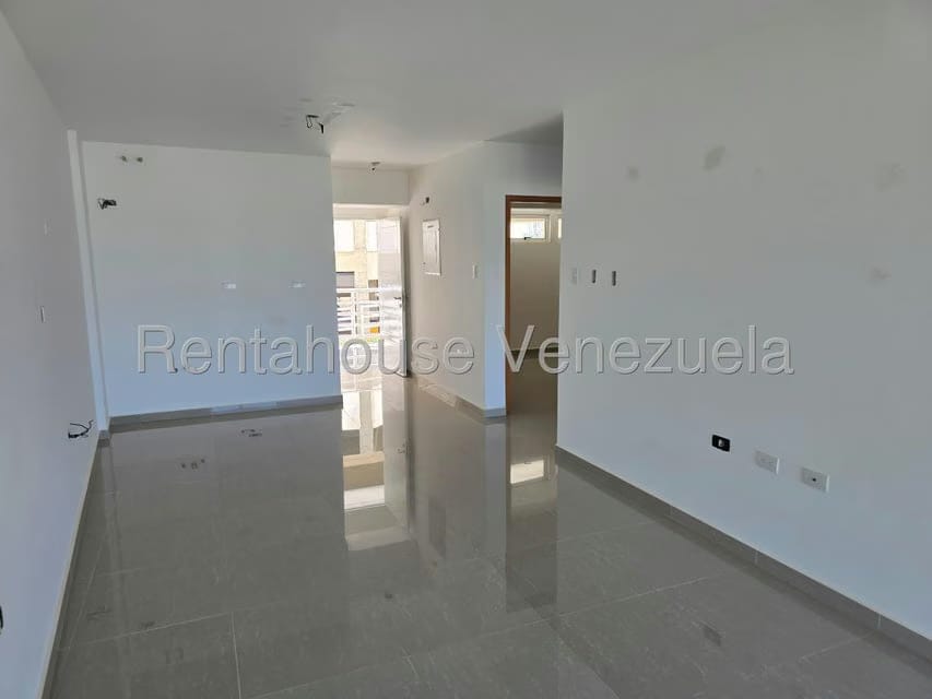 Apartamento (1 Nivel) en Venta en Agua Sal, Miranda - 3