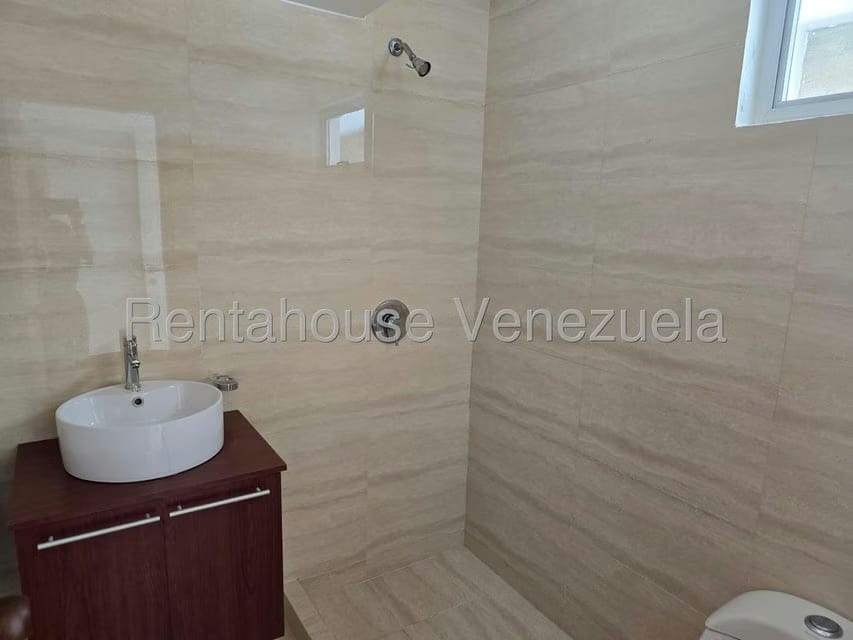 Apartamento (1 Nivel) en Venta en Agua Sal, Miranda - 4