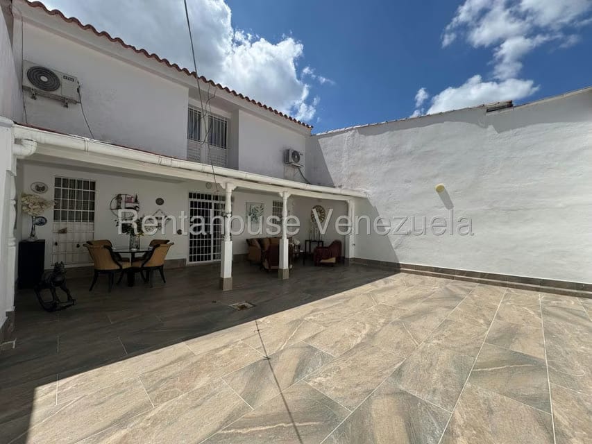 Casa (Duplex) en Venta en Santa Ines, Distrito Metropolitano - 11