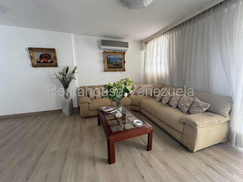 Casa (Duplex) en Venta en Santa Ines, Distrito Metropolitano - 3