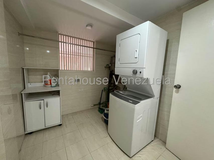 Casa (Duplex) en Venta en Santa Ines, Distrito Metropolitano - 23