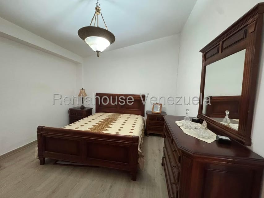 Casa (Duplex) en Venta en Santa Ines, Distrito Metropolitano - 25