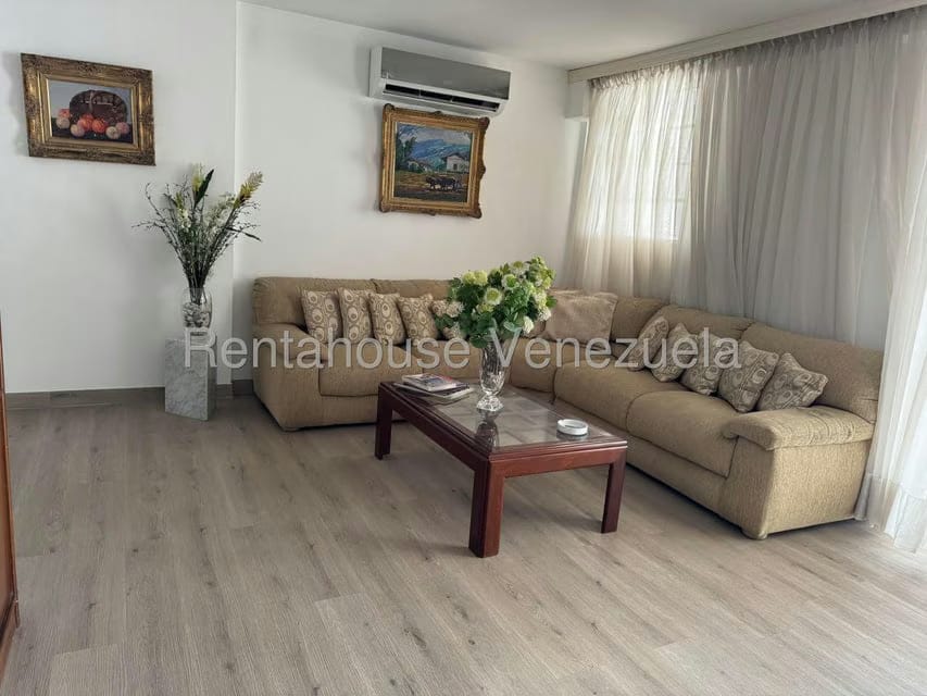 Casa (Duplex) en Venta en Santa Ines, Distrito Metropolitano - 4