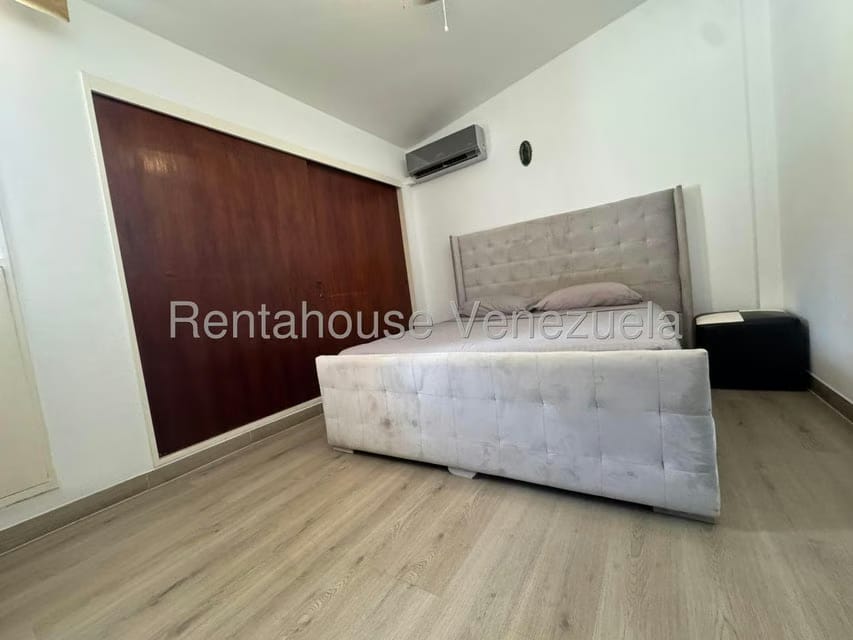 Casa (Duplex) en Venta en Santa Ines, Distrito Metropolitano - 32