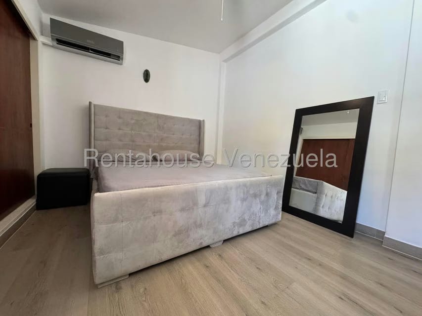 Casa (Duplex) en Venta en Santa Ines, Distrito Metropolitano - 33