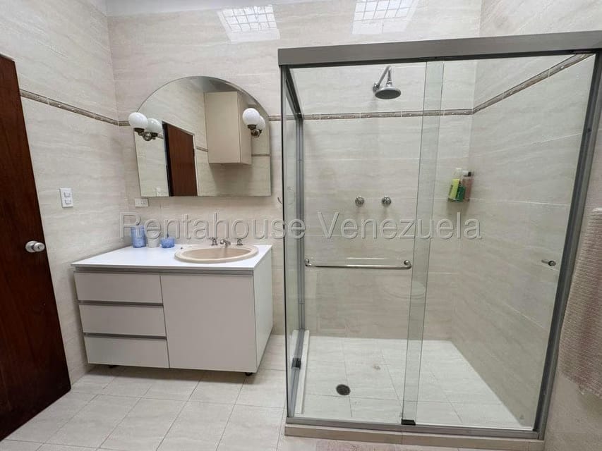 Casa (Duplex) en Venta en Santa Ines, Distrito Metropolitano - 39